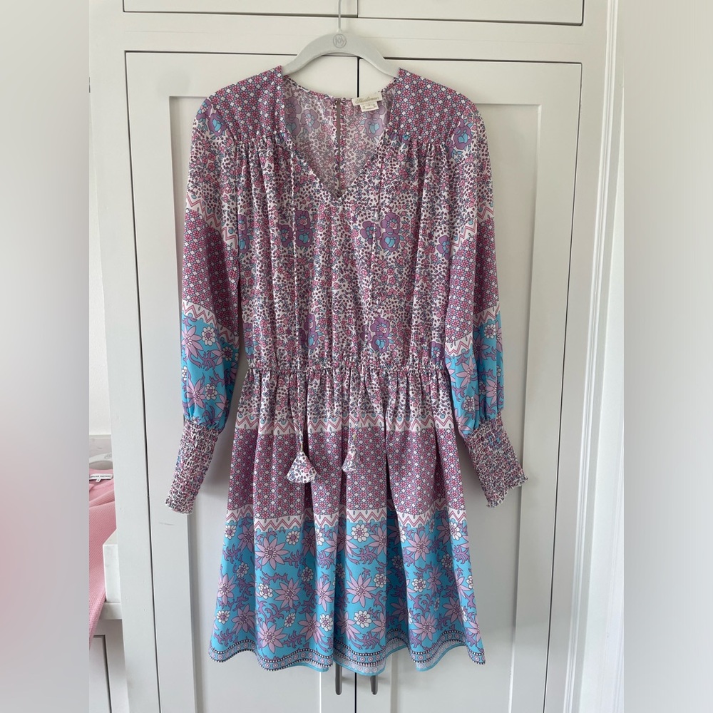Cute dress!